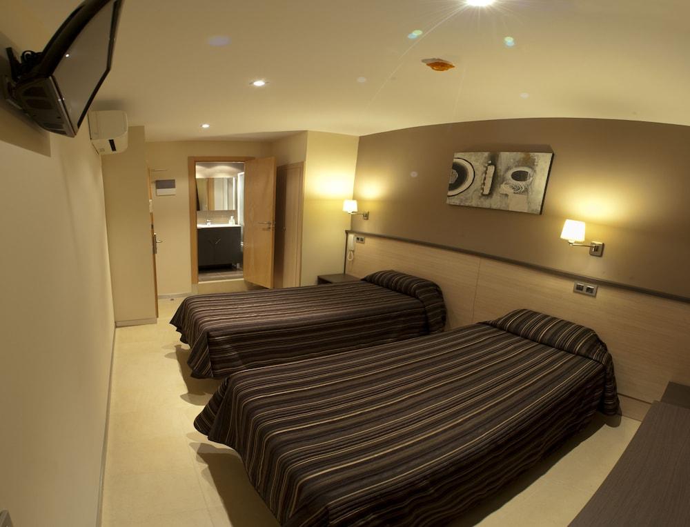 Hostal Las Flores Ramblas Barcelona Exteriör bild
