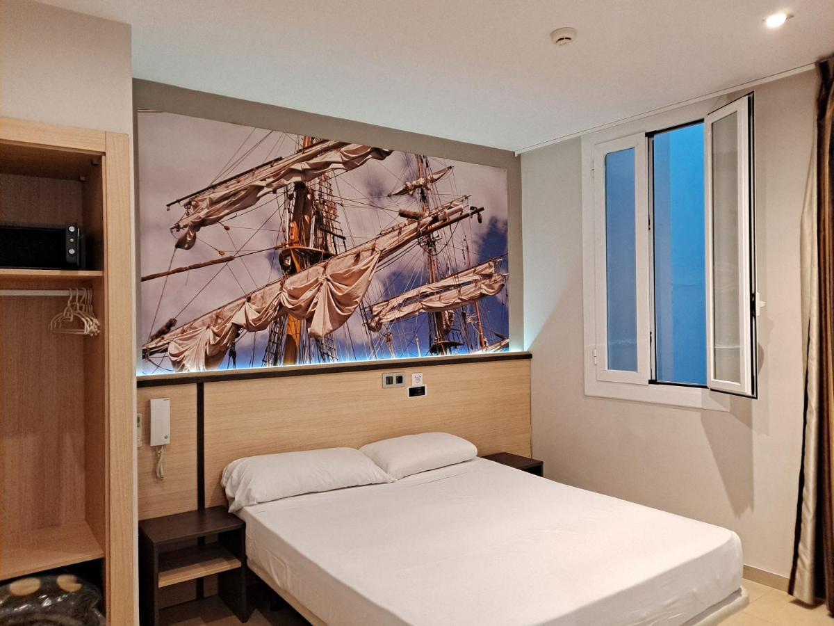 Hostal Las Flores Ramblas Barcelona Exteriör bild