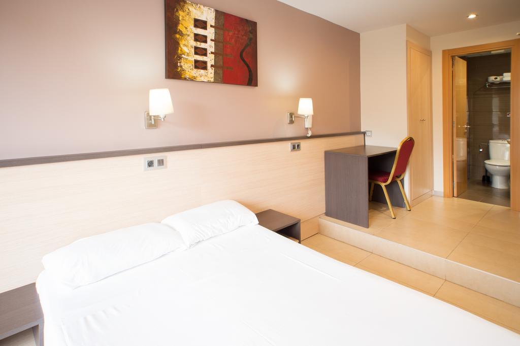 Hostal Las Flores Ramblas Barcelona Exteriör bild