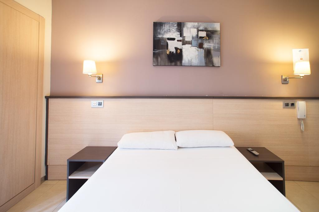 Hostal Las Flores Ramblas Barcelona Exteriör bild