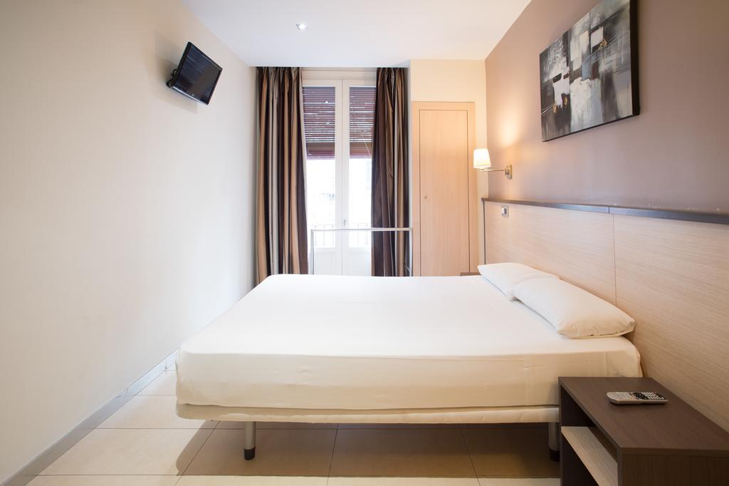 Hostal Las Flores Ramblas Barcelona Exteriör bild